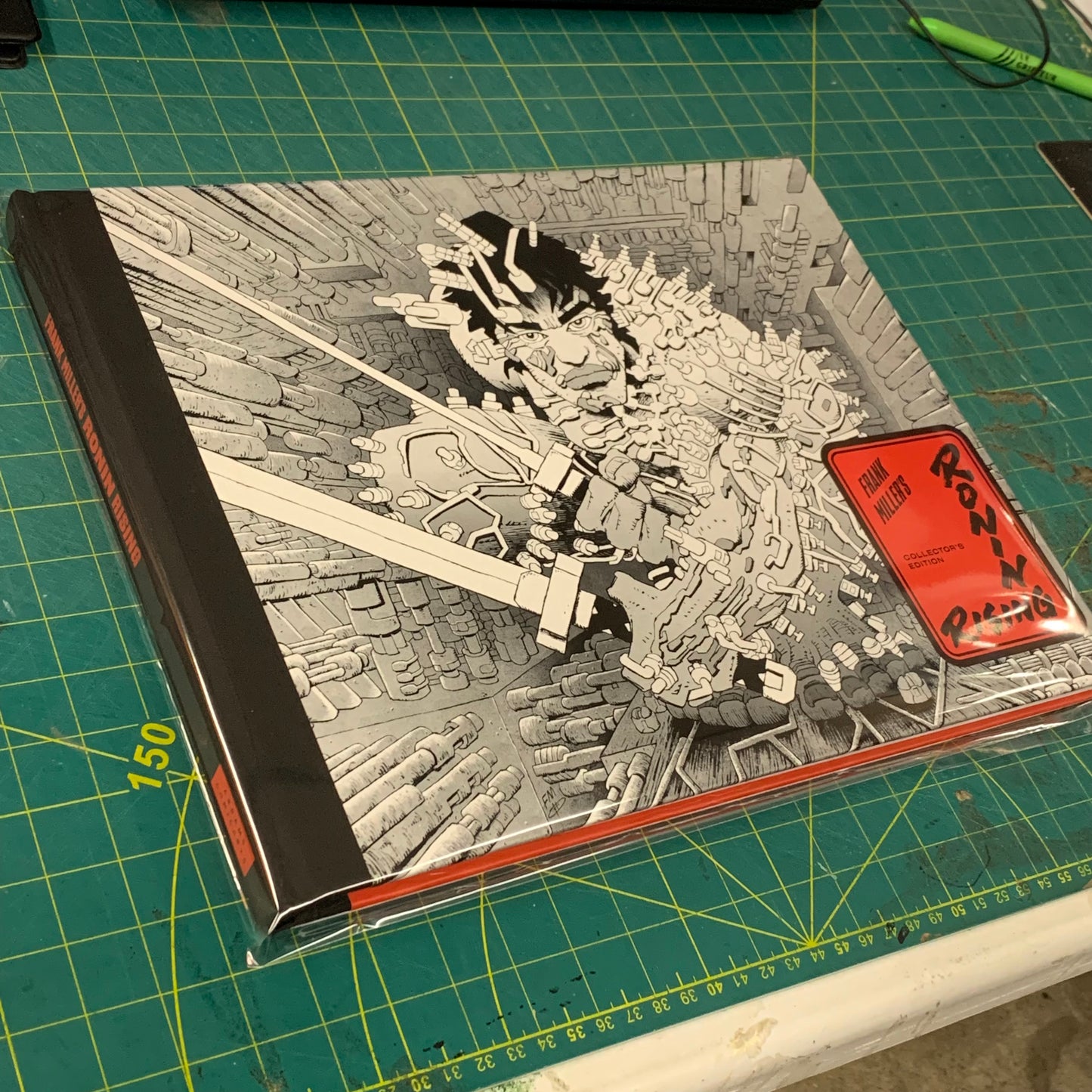 Frank Miller’s Ronin Rising - Collector’s Edition