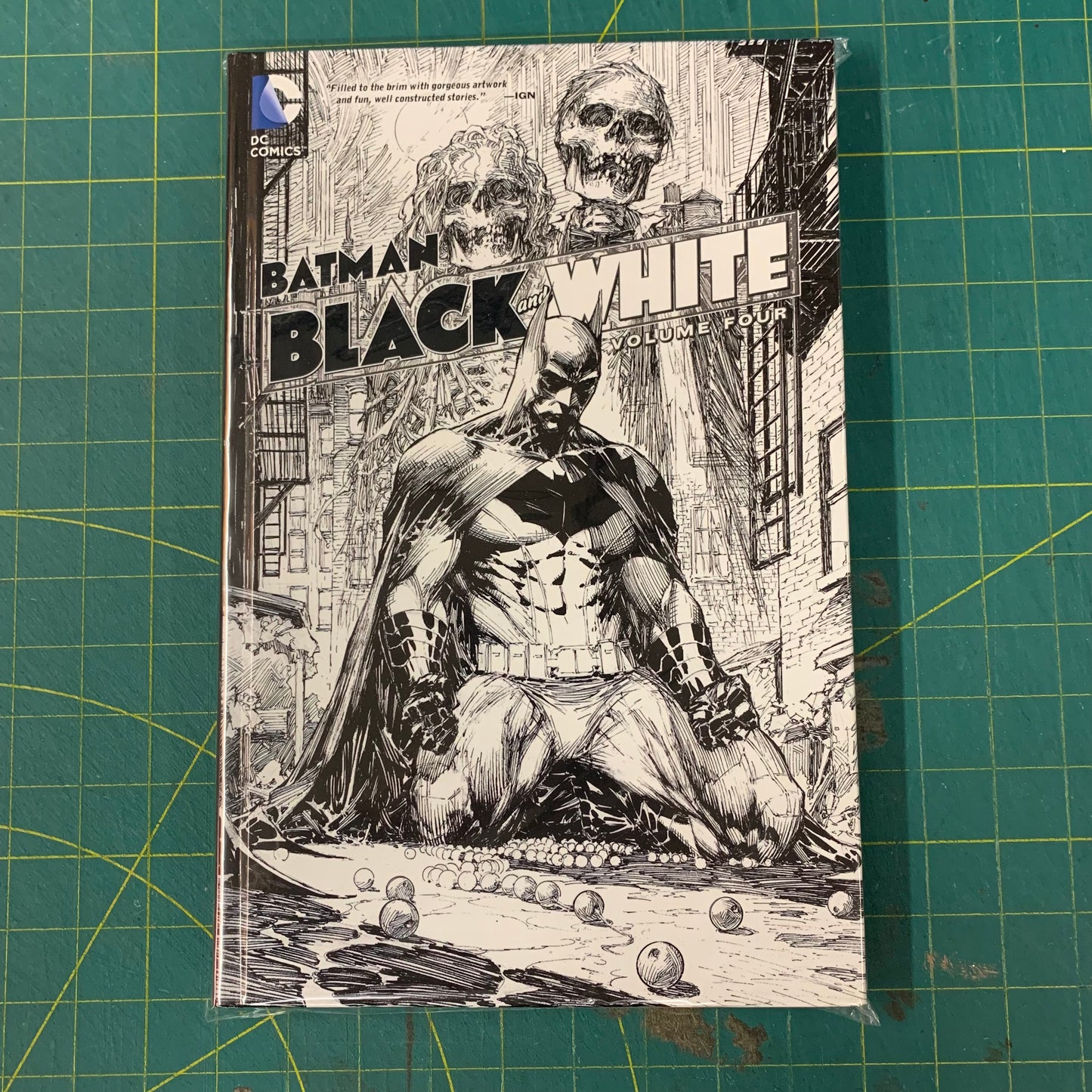 Batman Black and White — Volume 4