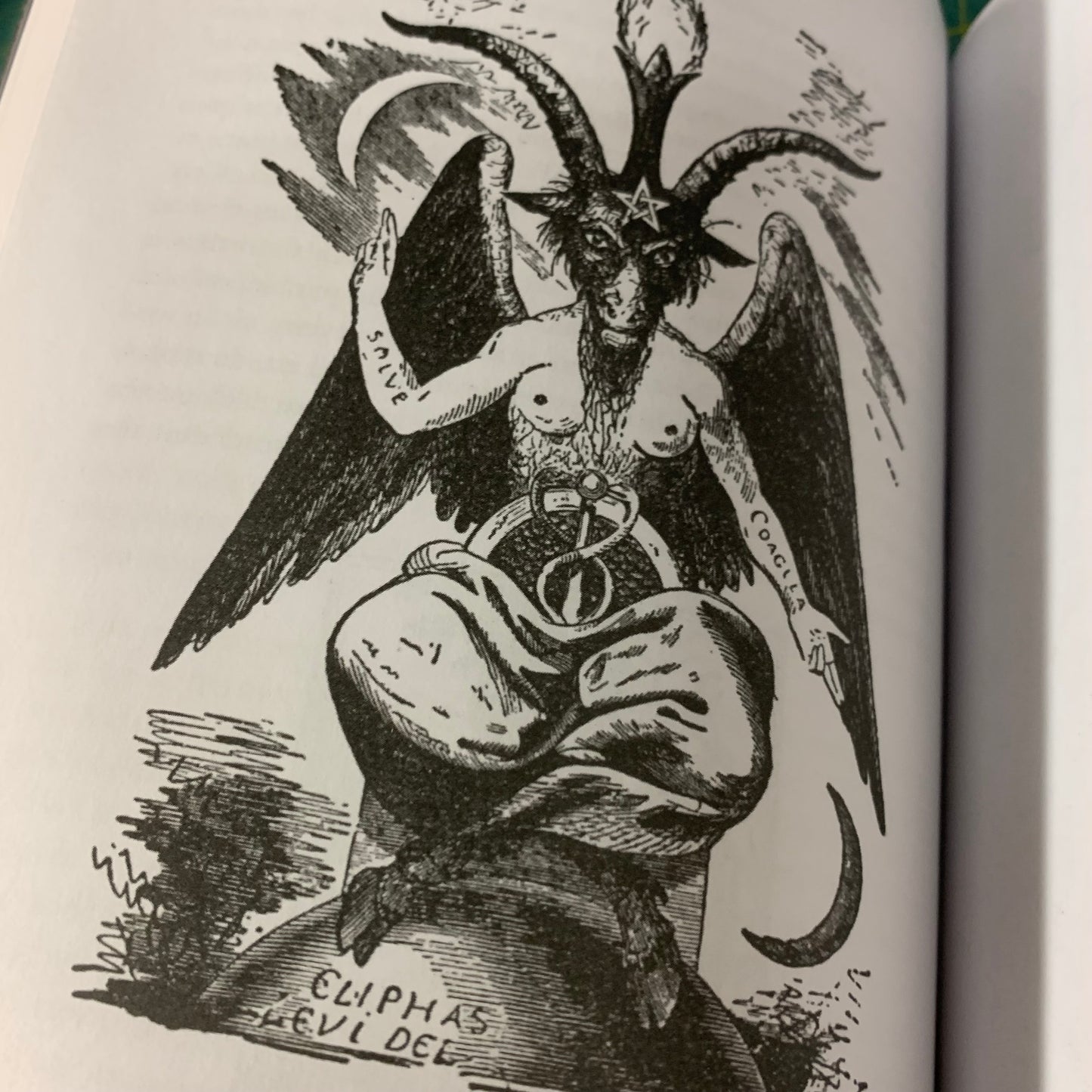 Le Livre de la Magie Noire et des Pactes