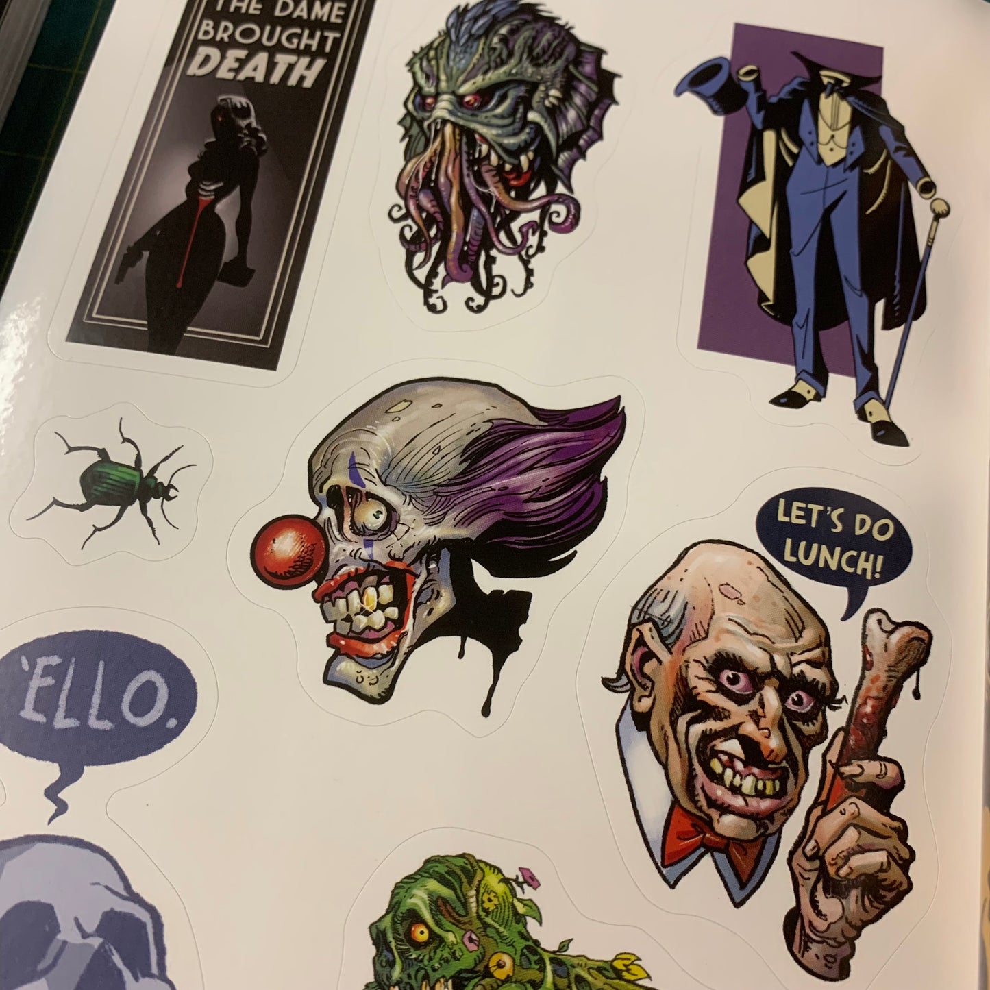 The Extreme Horror Sticker Book: 500+ Stickers