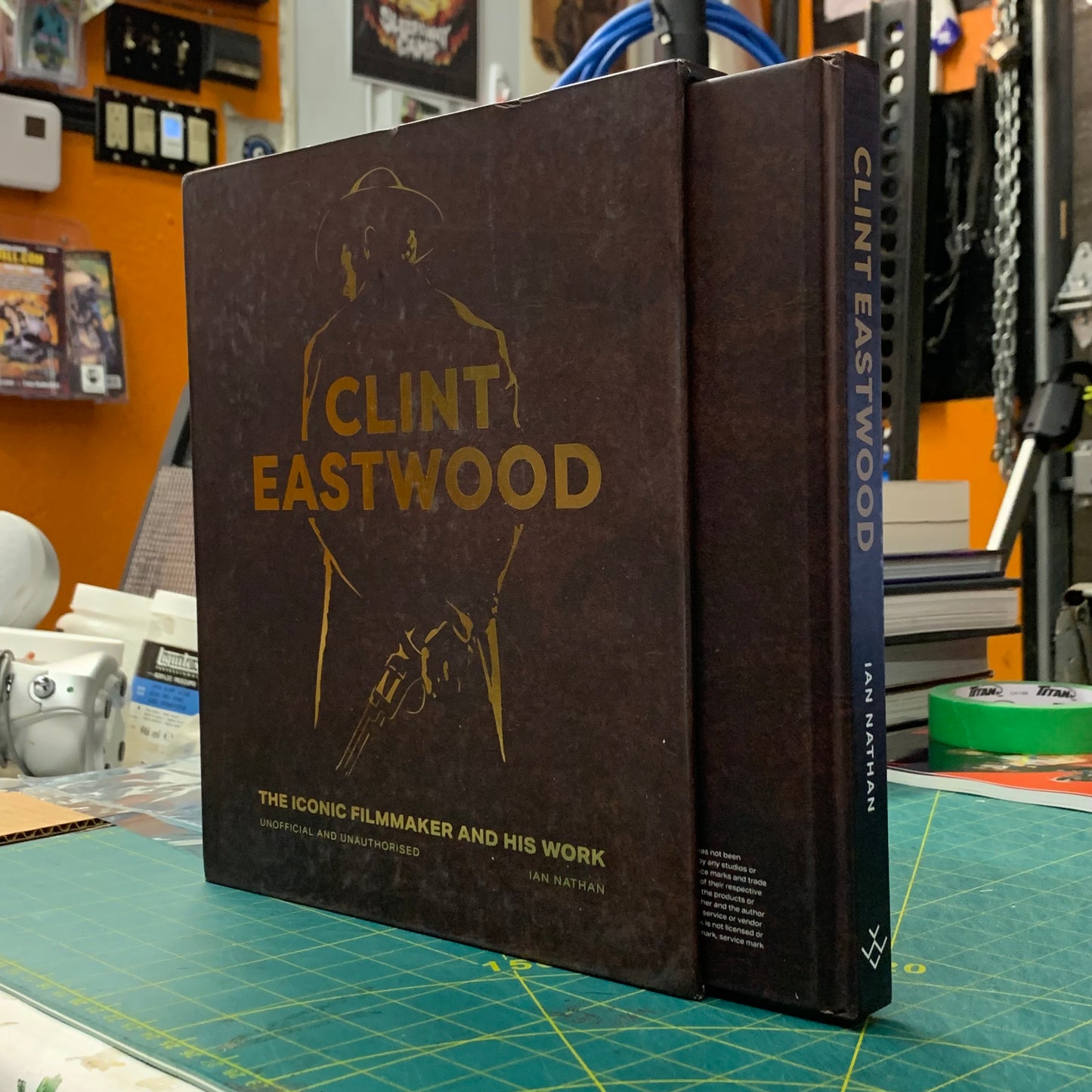 Clint Eastwood — The Iconic Filmmaker and his Work (Slipcase)