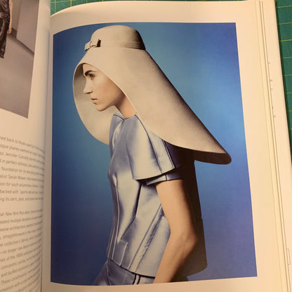 Minialism and Fashion — Reduction in the Postmodern Era