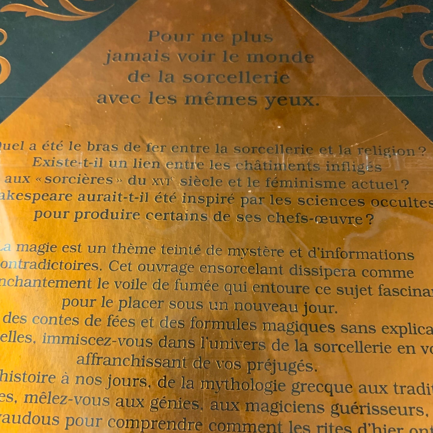 Le grand livre de la Sorcellerie, des Sciences Occultes et de la Magie