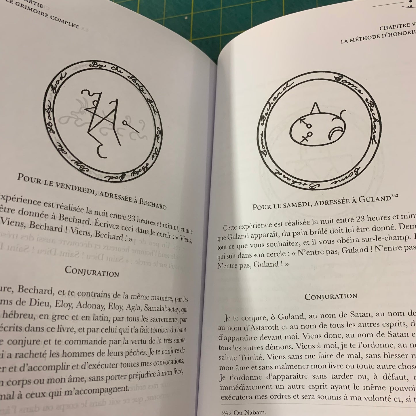 Le Livre de la Magie Noire et des Pactes