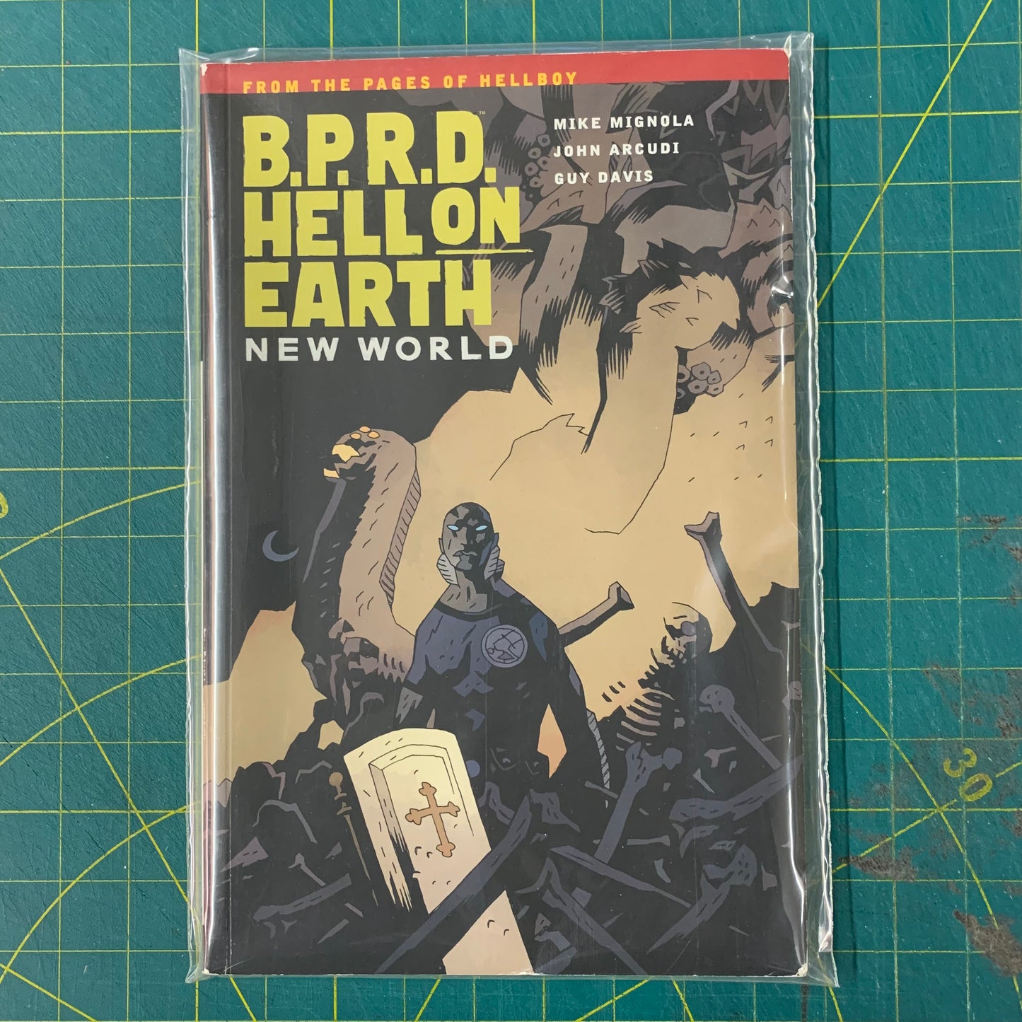 B.P.R.D. — Hell on Earth