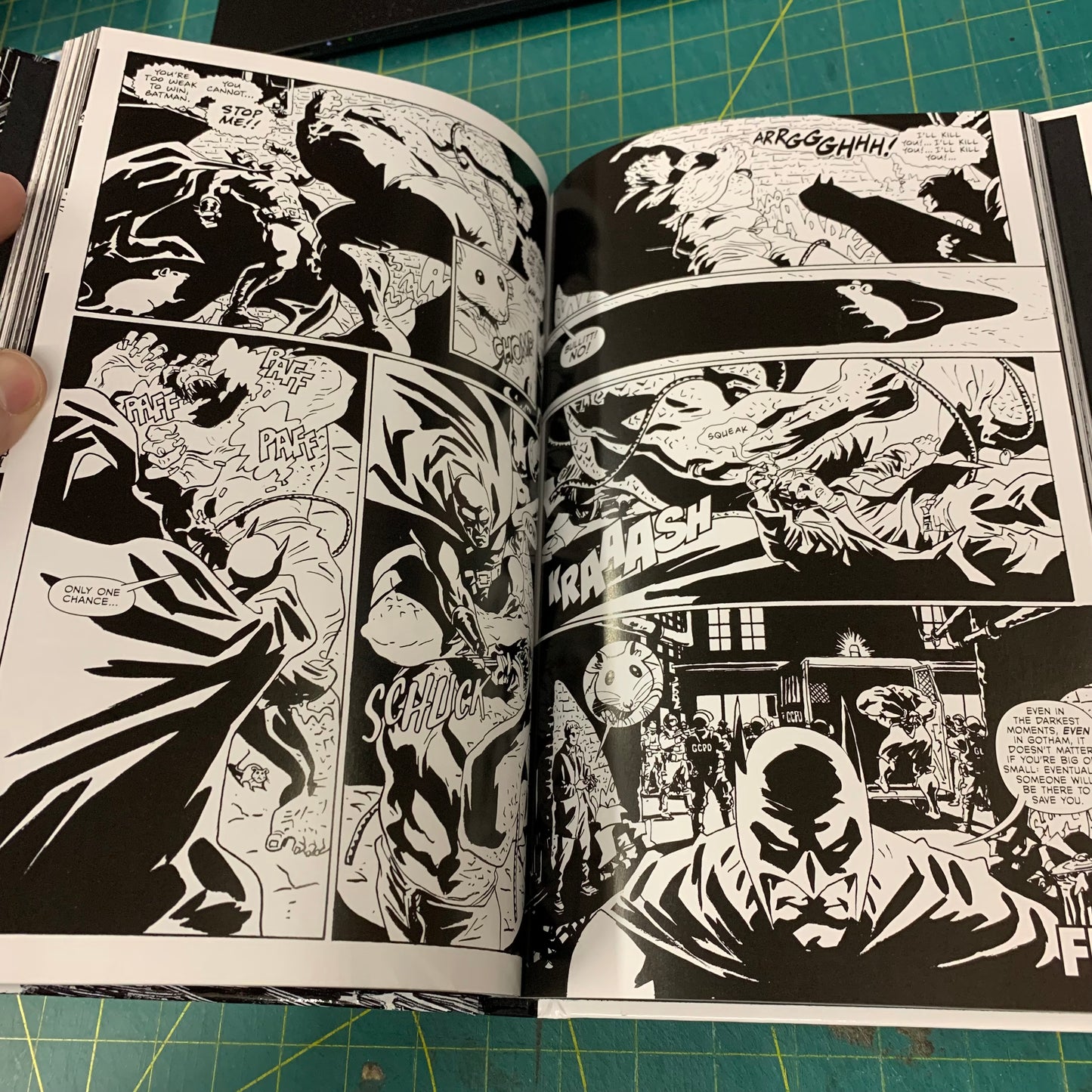 Batman Black and White — Volume 4