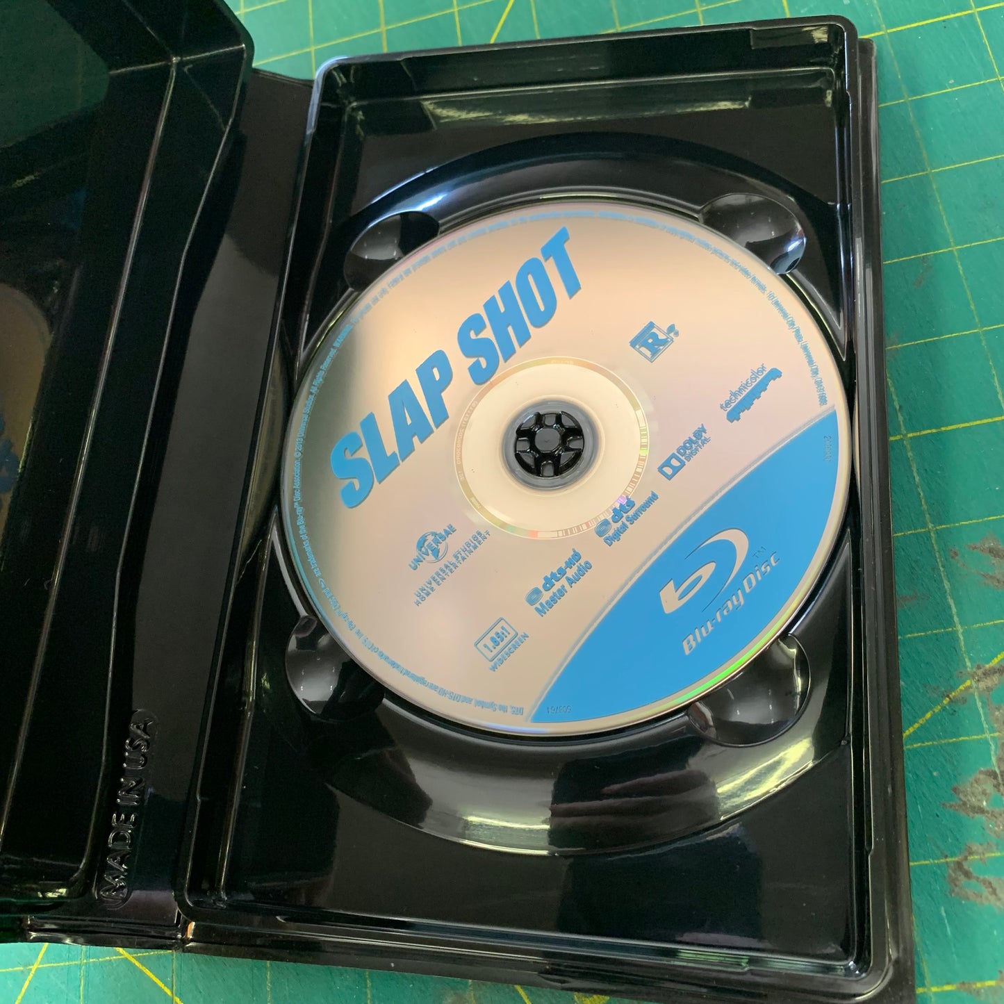 Slap Shot / Lancer-Frappé (Bluray in VHS retro box)