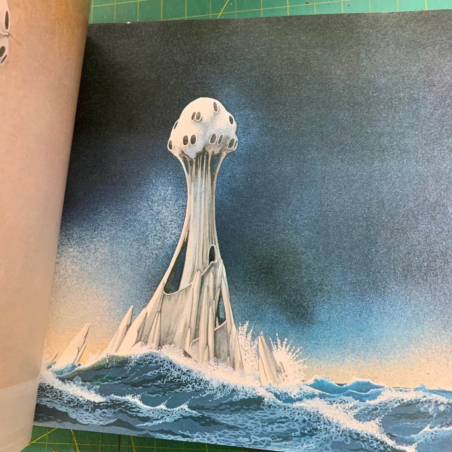 Views : Art and Industrial Design of Roger Dean