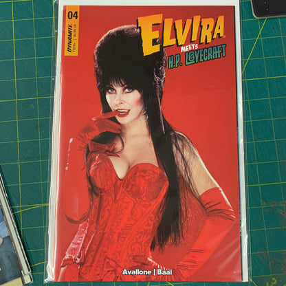 Lot 3 comics Elvira