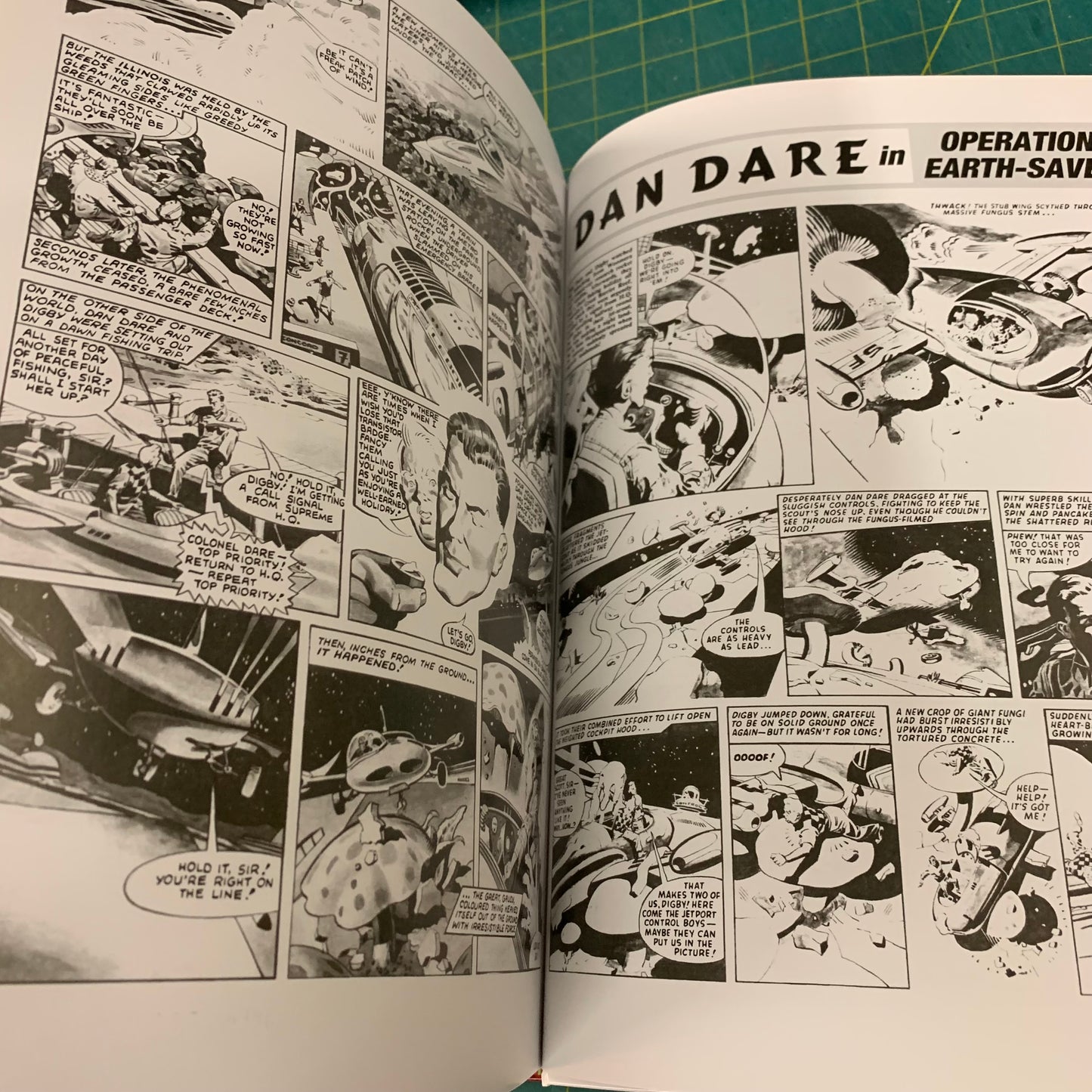 Dan Dare Pilot of the Future — The Earth Stealers
