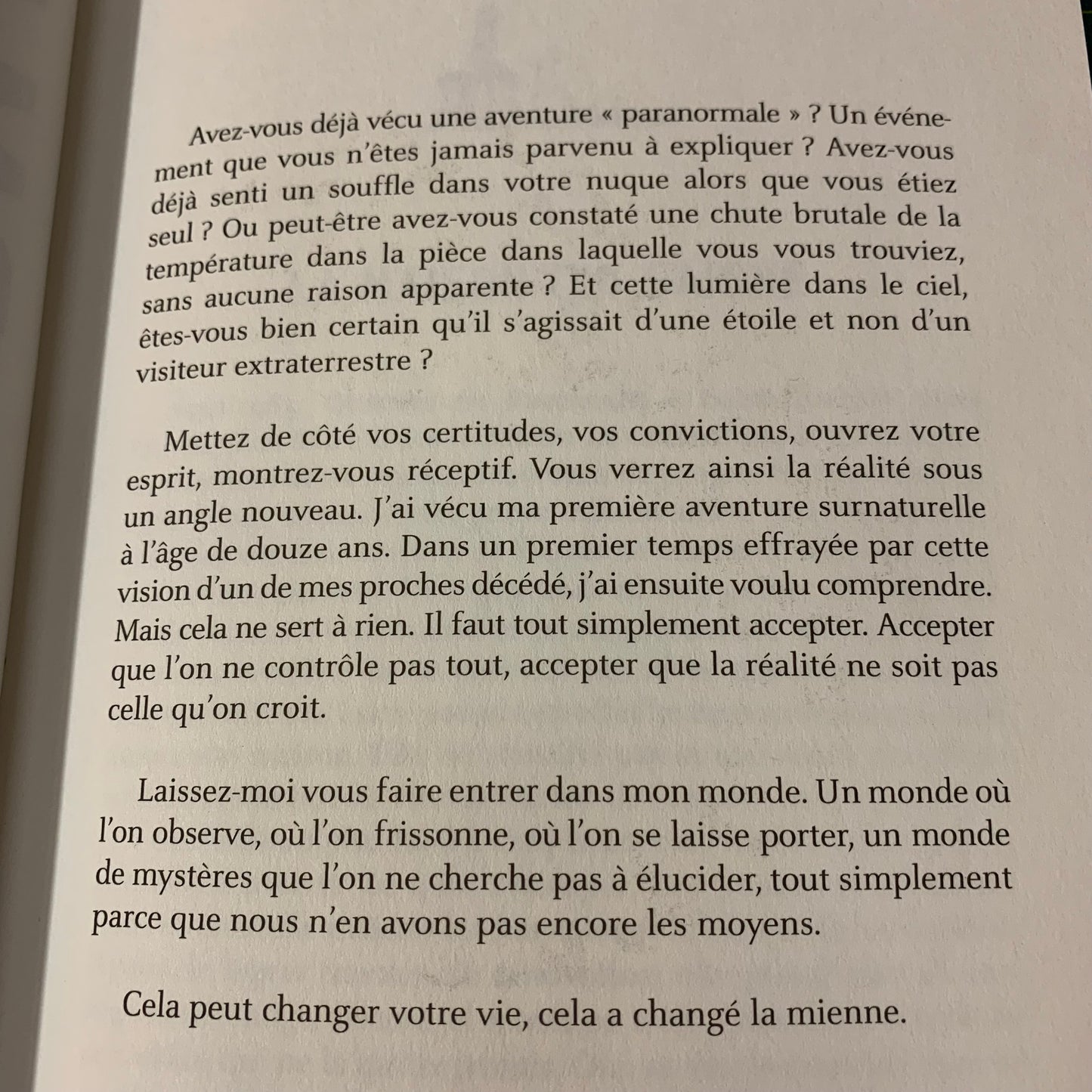 Paranormal — 30 Histoires Terrifiantes et Inexpliquées