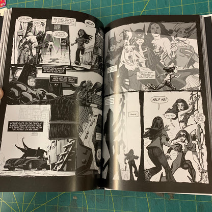 Batman Black and White — Volume 4