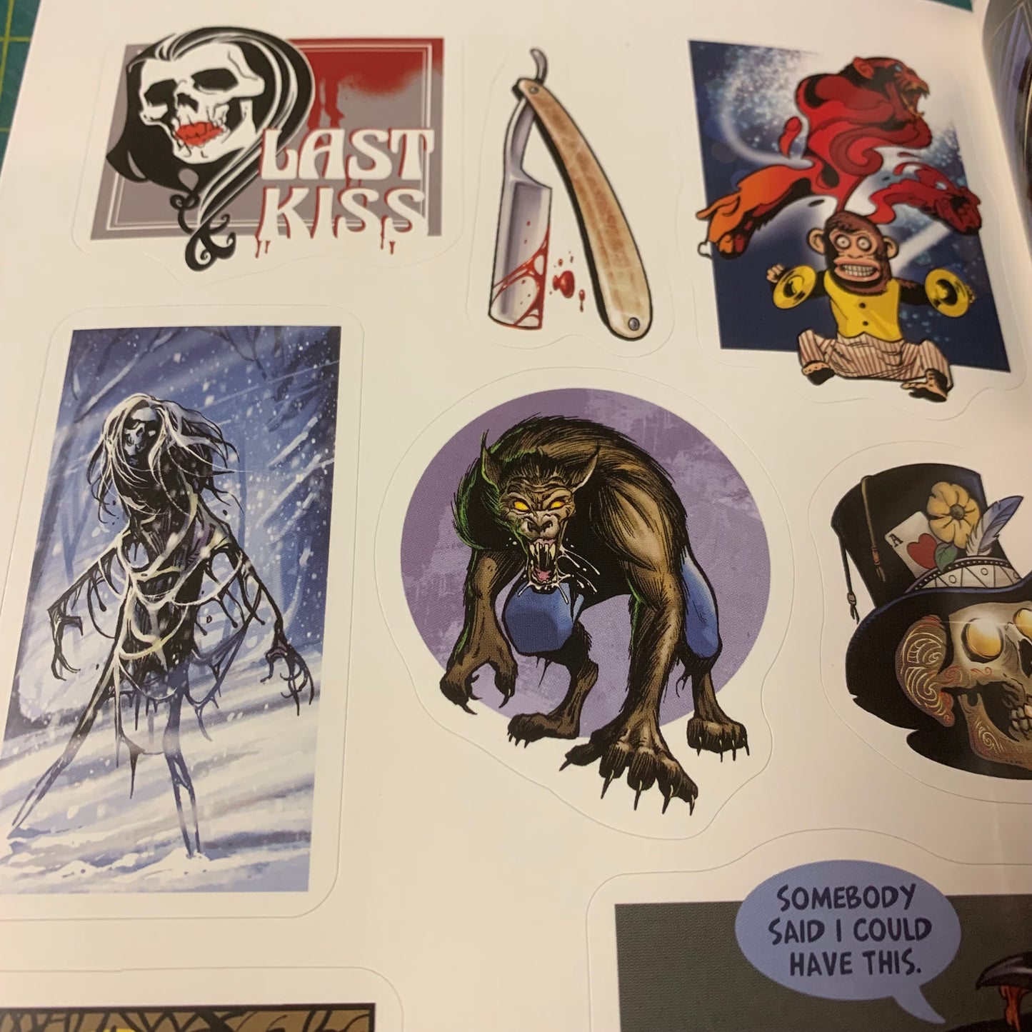 The Extreme Horror Sticker Book: 500+ Stickers