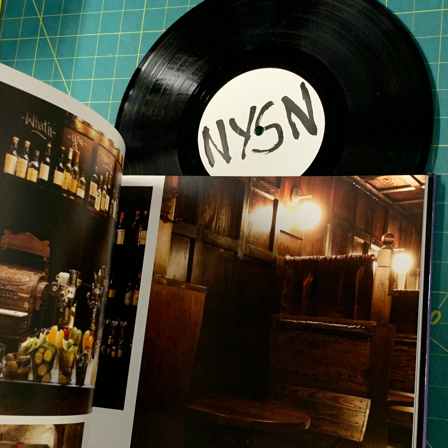 New York Secret Nights (Livre + vinyle)