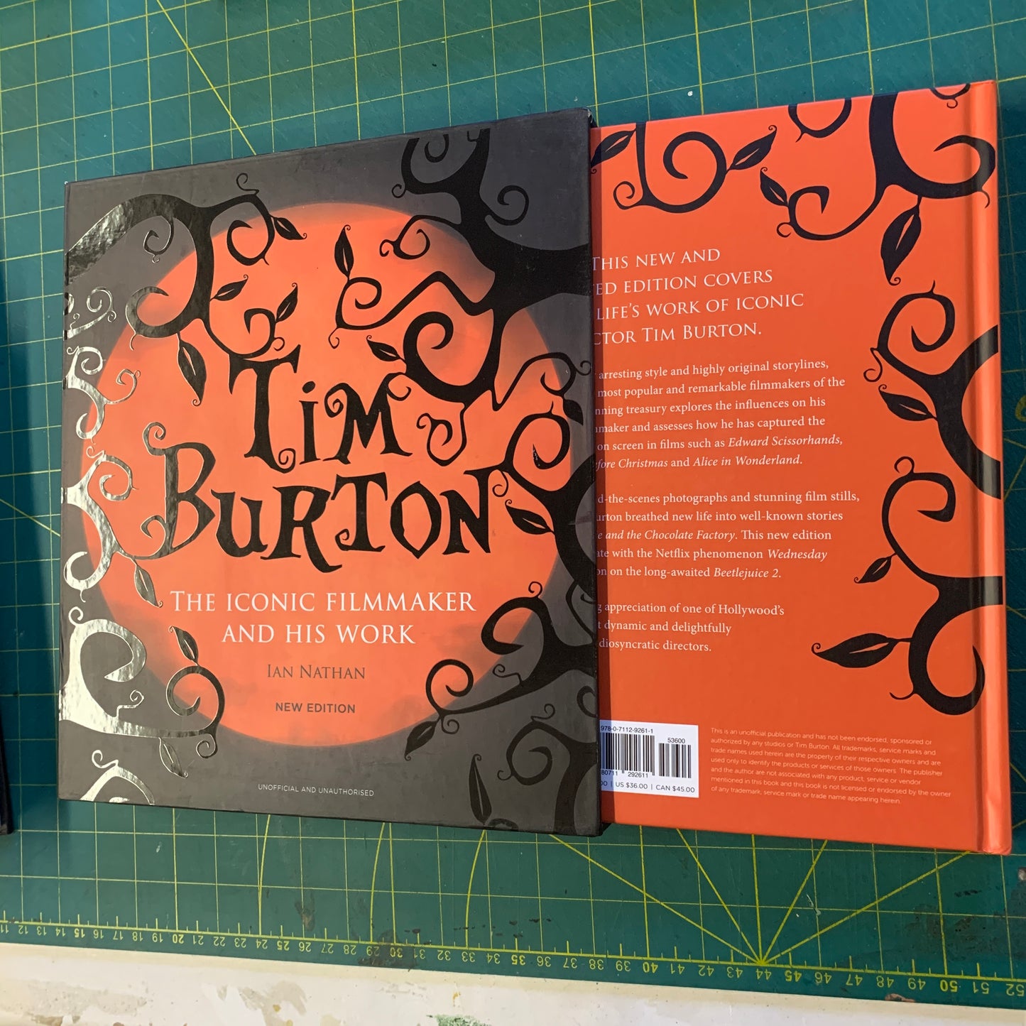 Tim Burton The iconic filmmaker and his work - Slipcase box