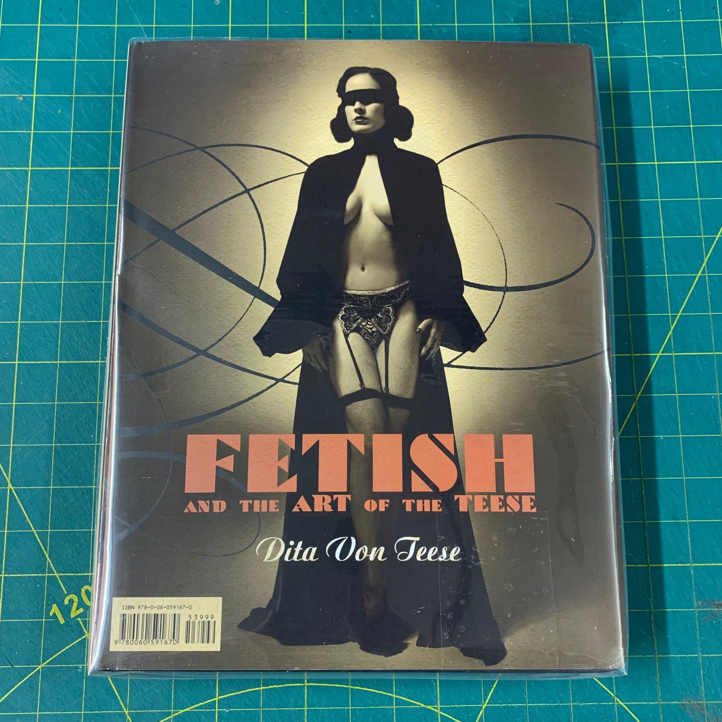 Fetish/Burlesque – the Art of the Teese